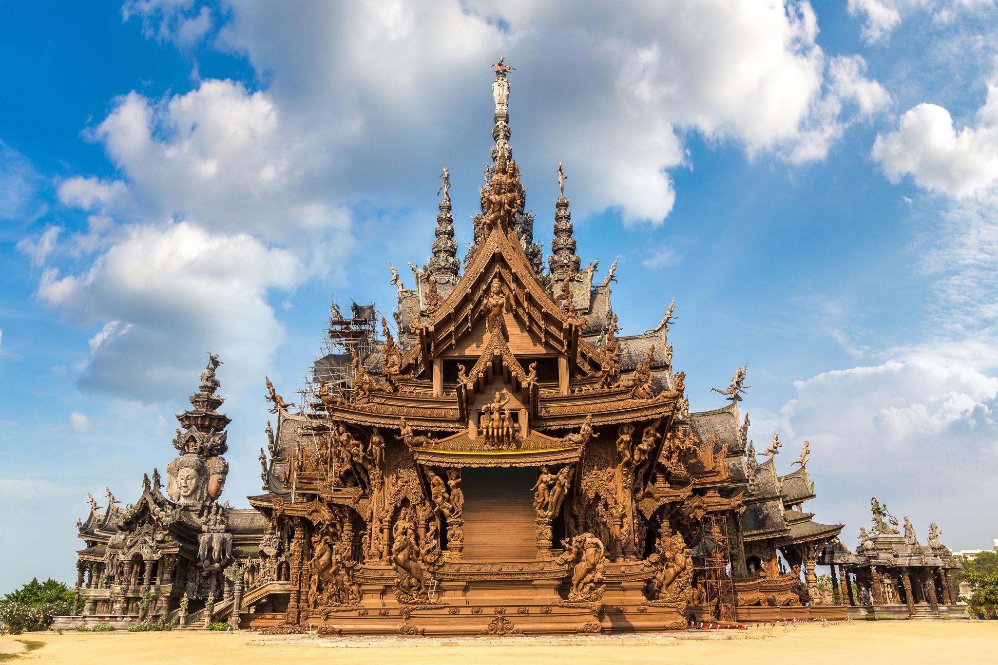 Cultural sightseeing and coastal relaxation in Pattaya