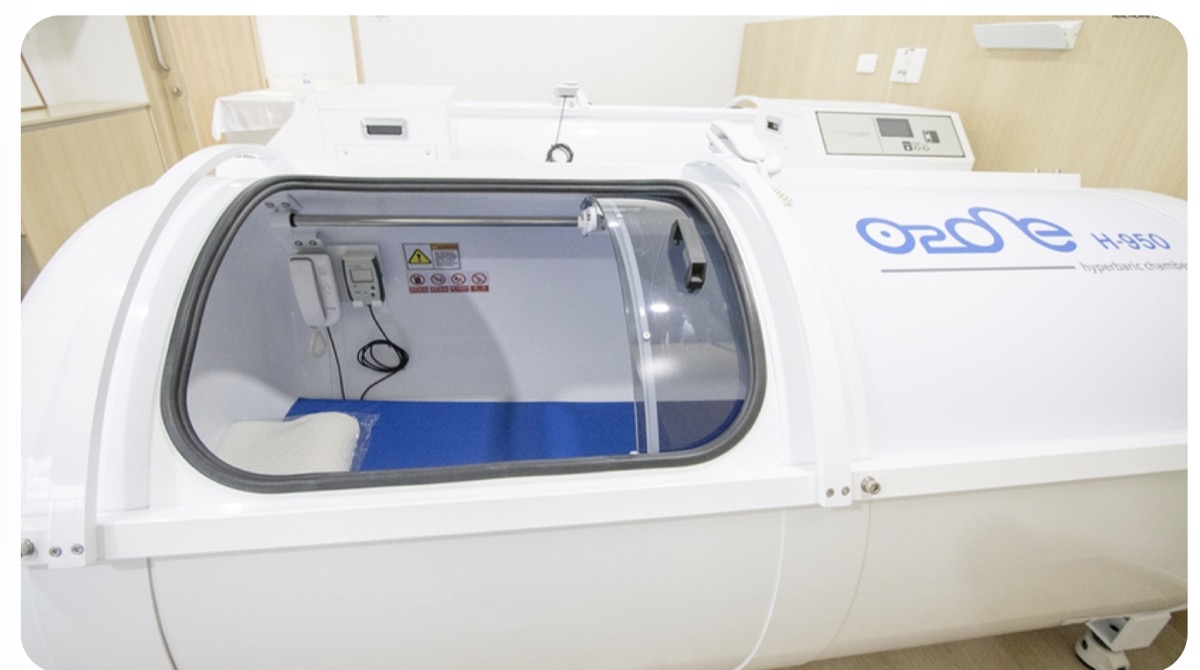 Hyperbaric oxygen chamber